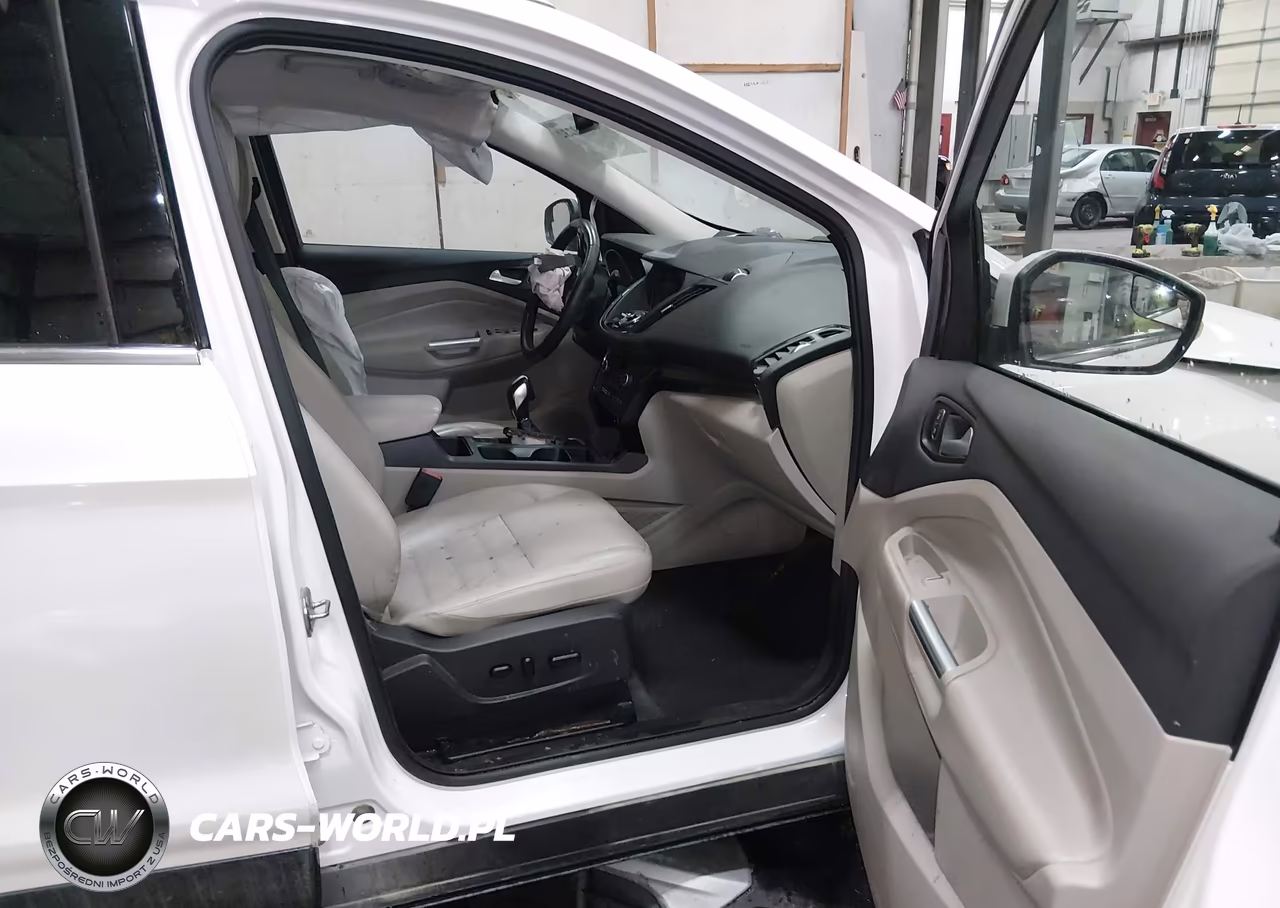 2019 Ford Escape Titanium VIN:1FMCU9J98KUA19549 - 5