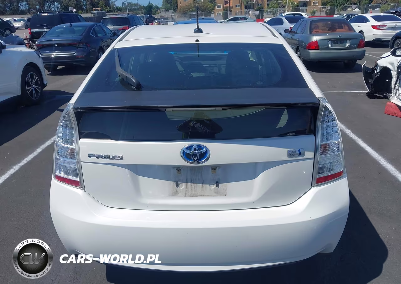 2011 Toyota Prius Two VIN:JTDKN3DU9B0322275 - 16