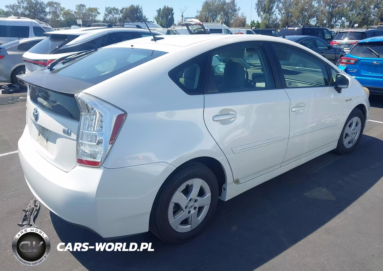 2011 Toyota Prius Two VIN:JTDKN3DU9B0322275 - 4