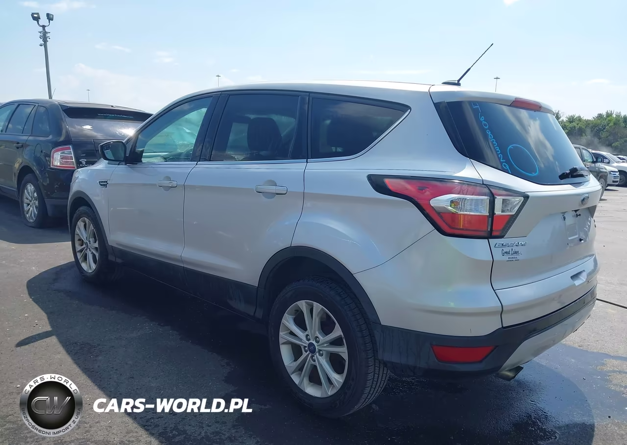 2017 Ford Escape Se VIN:1FMCU0GD3HUD27731 - 3