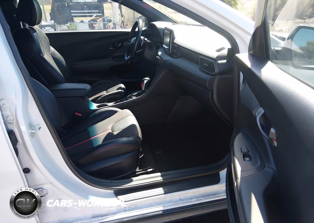 2019 Hyundai Veloster Turbo VIN:KMHTH6ABXKU020384 - 5
