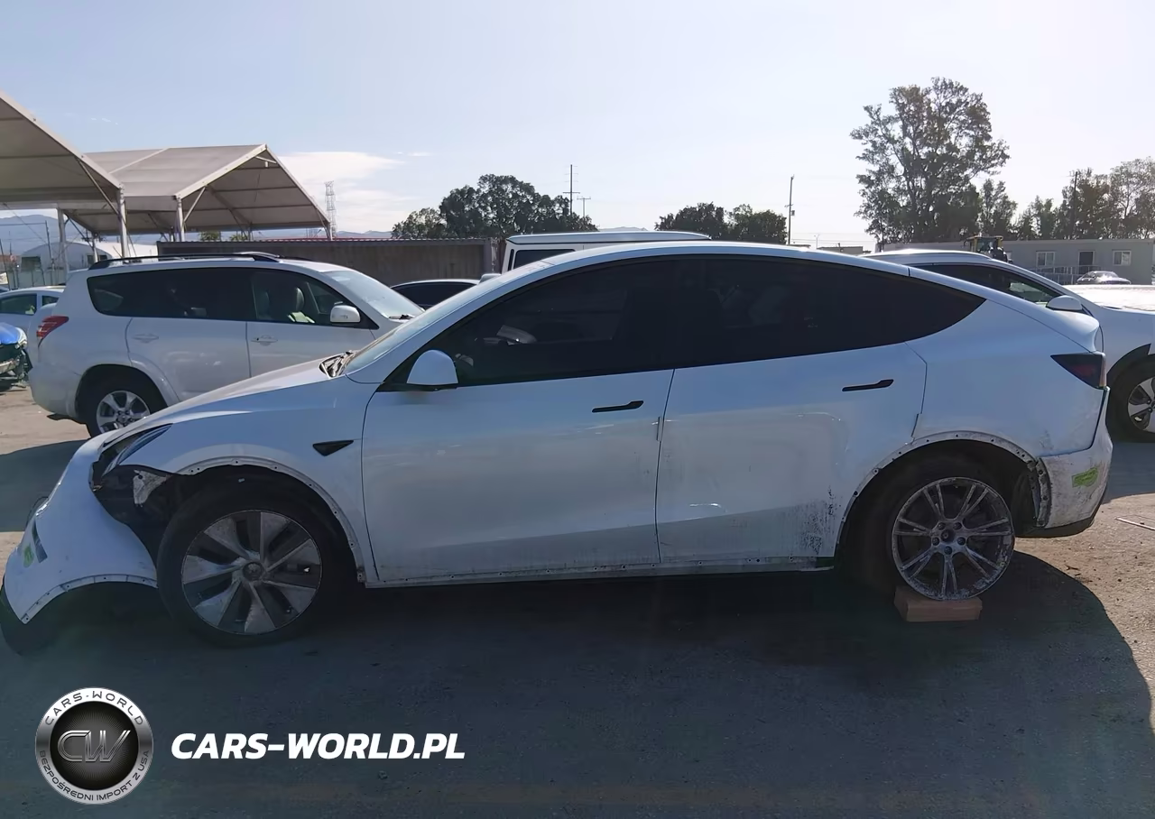 2023 Tesla Model Y Awd-Long Range Dual Motor All-Wheel Drive VIN:7SAYGDEE6PA030786 - 16