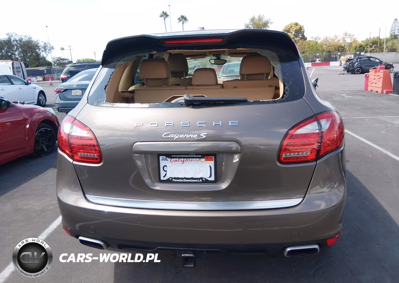 2011 Porsche Cayenne S VIN:WP1AB2A24BLA43041 - 16