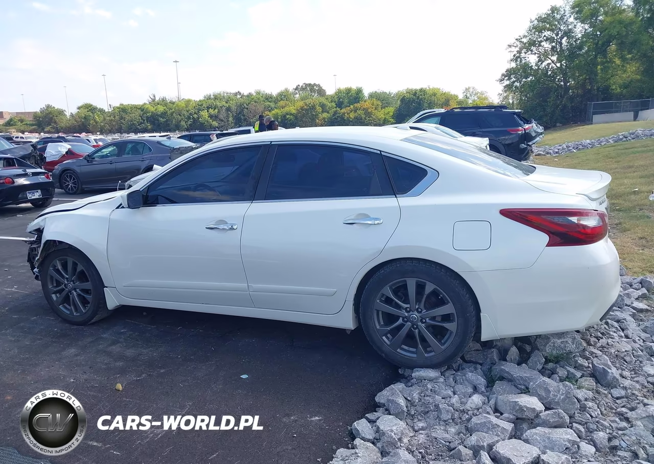 2018 Nissan Altima 2.5 Sr VIN:1N4AL3AP4JC260920 - 14