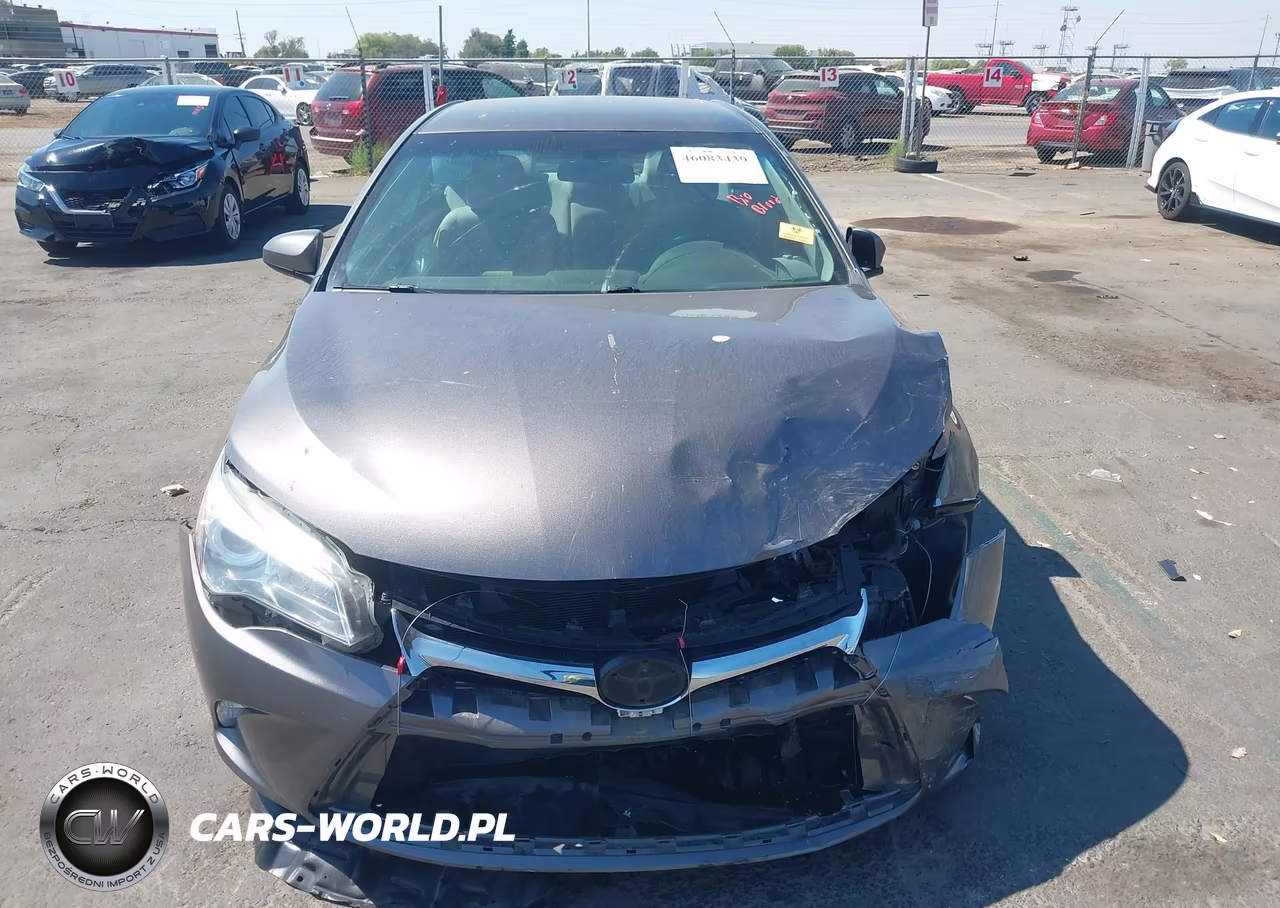 2015 Toyota Camry Le VIN:4T1BF1FK0FU947882 - 12