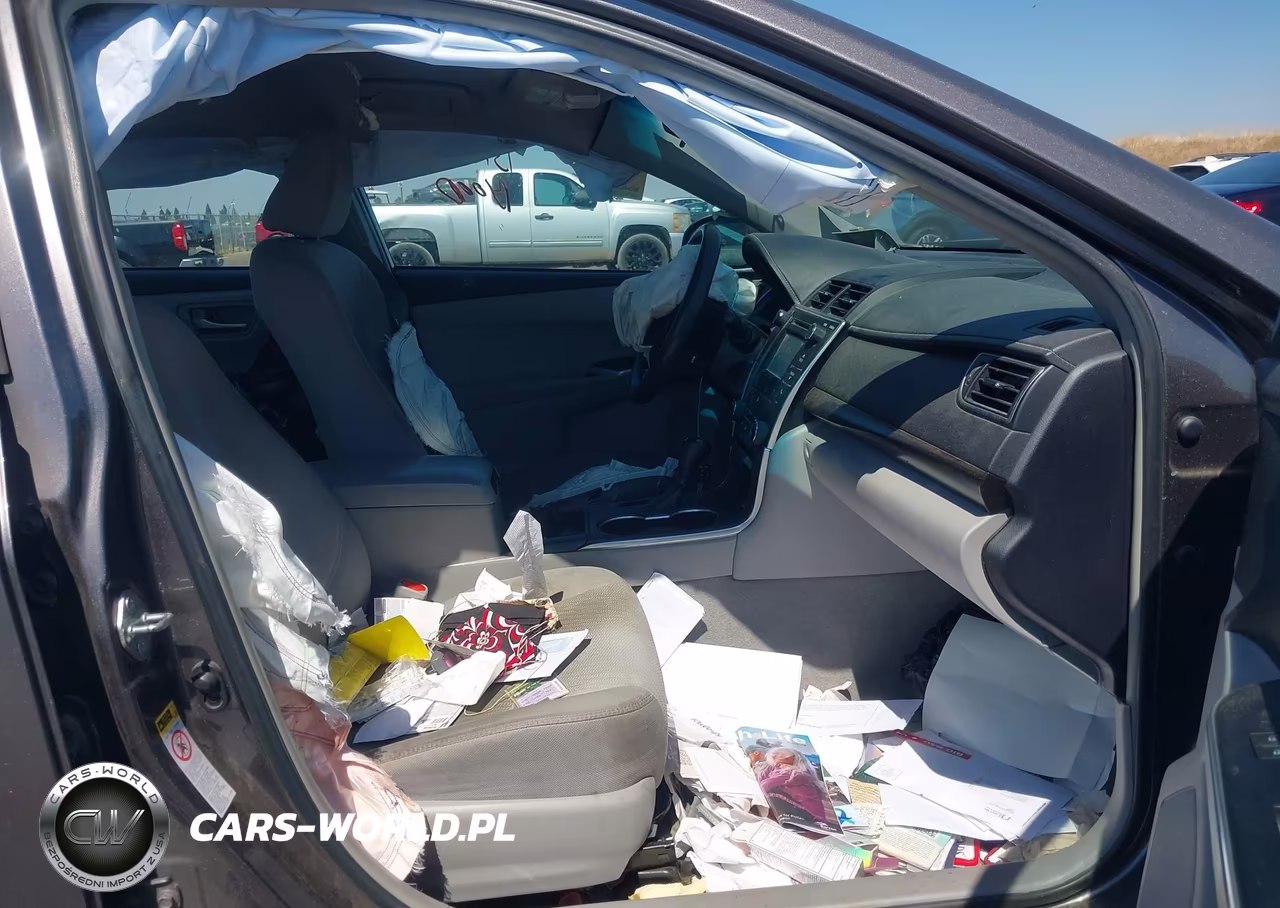 2015 Toyota Camry Le VIN:4T1BF1FK0FU947882 - 5
