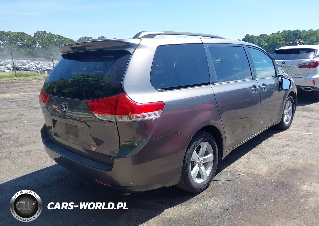 2011 Toyota Sienna Le V6 VIN:5TDKK3DC9BS103314 - 4