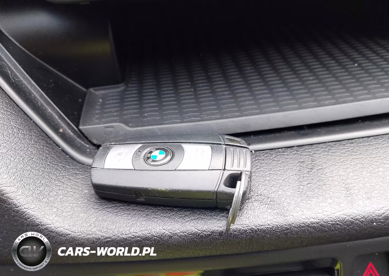2013 BMW X1 xDrive28I VIN:WBAVL1C55DVR92376 - 10