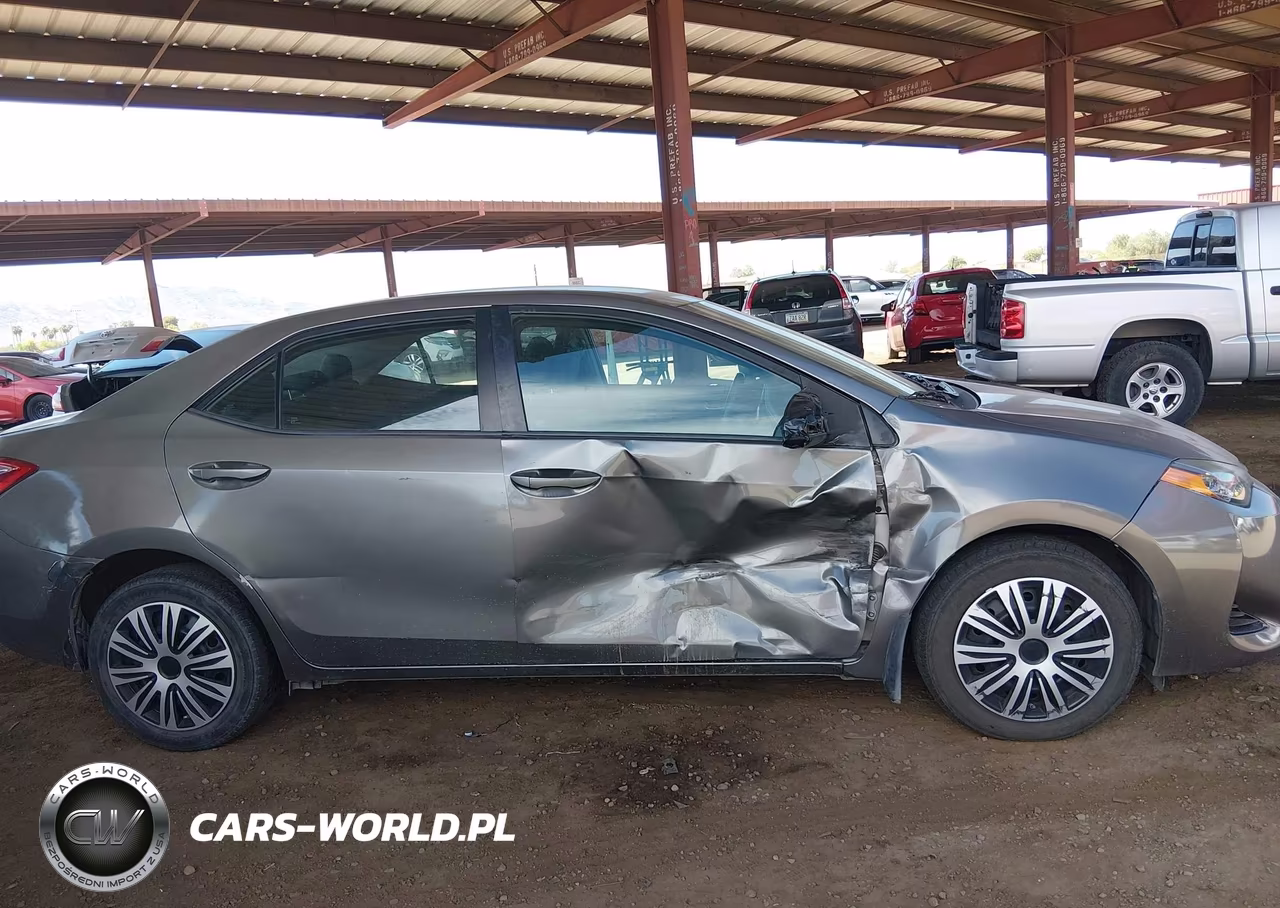 2017 Toyota Corolla Le VIN:5YFBURHE3HP673643 - 13