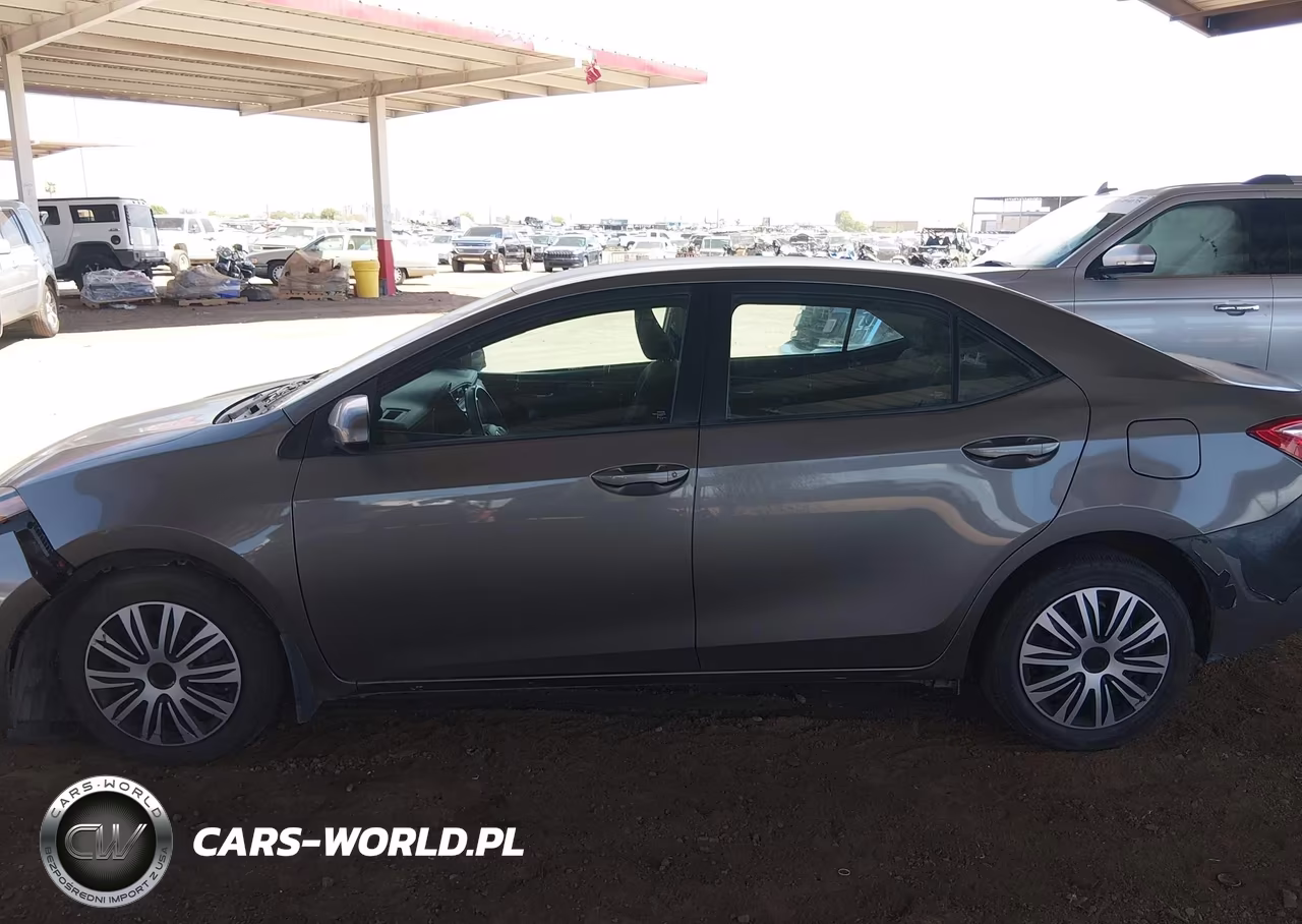 2017 Toyota Corolla Le VIN:5YFBURHE3HP673643 - 14
