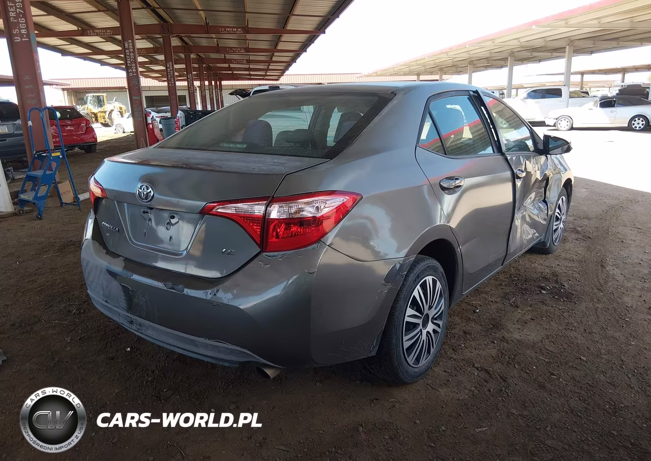 2017 Toyota Corolla Le VIN:5YFBURHE3HP673643 - 4