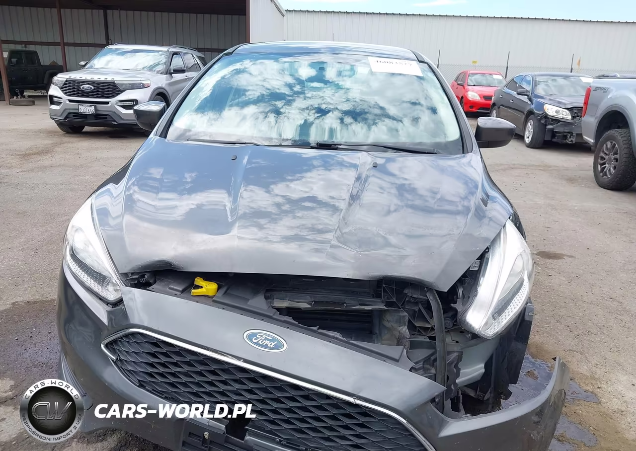 2018 Ford Focus Se VIN:1FADP3FE8JL246320 - 13
