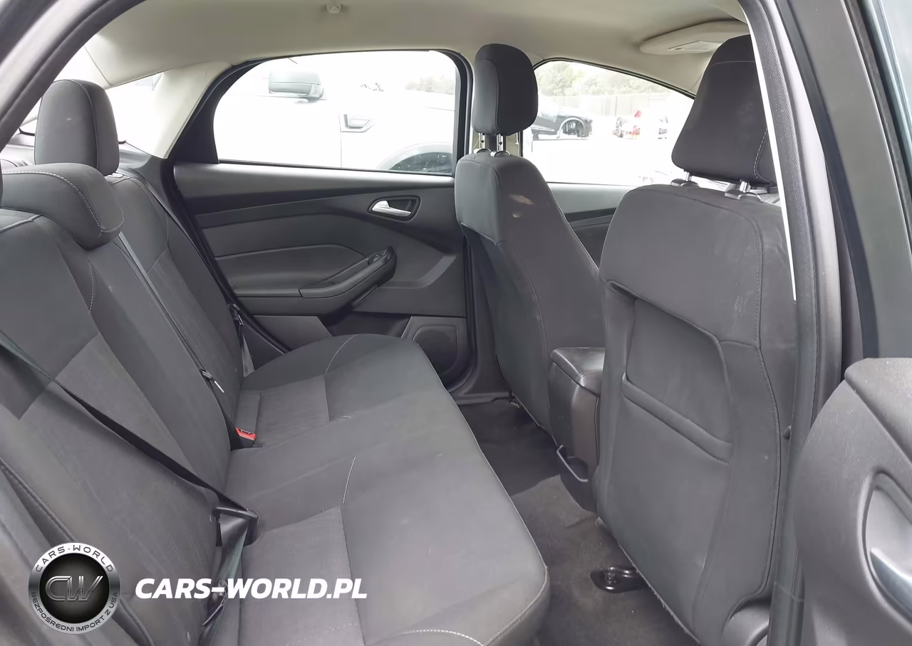 2018 Ford Focus Se VIN:1FADP3FE8JL246320 - 8