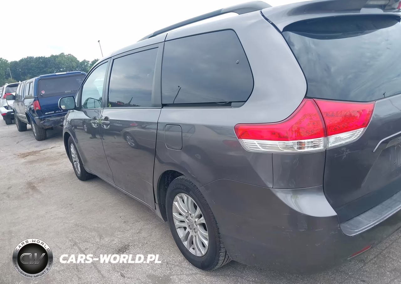 2011 Toyota Sienna Xle V6 VIN:5TDYK3DCXBS118754 - 14