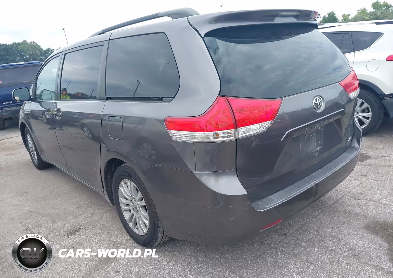 2011 Toyota Sienna Xle V6 VIN:5TDYK3DCXBS118754 - 3
