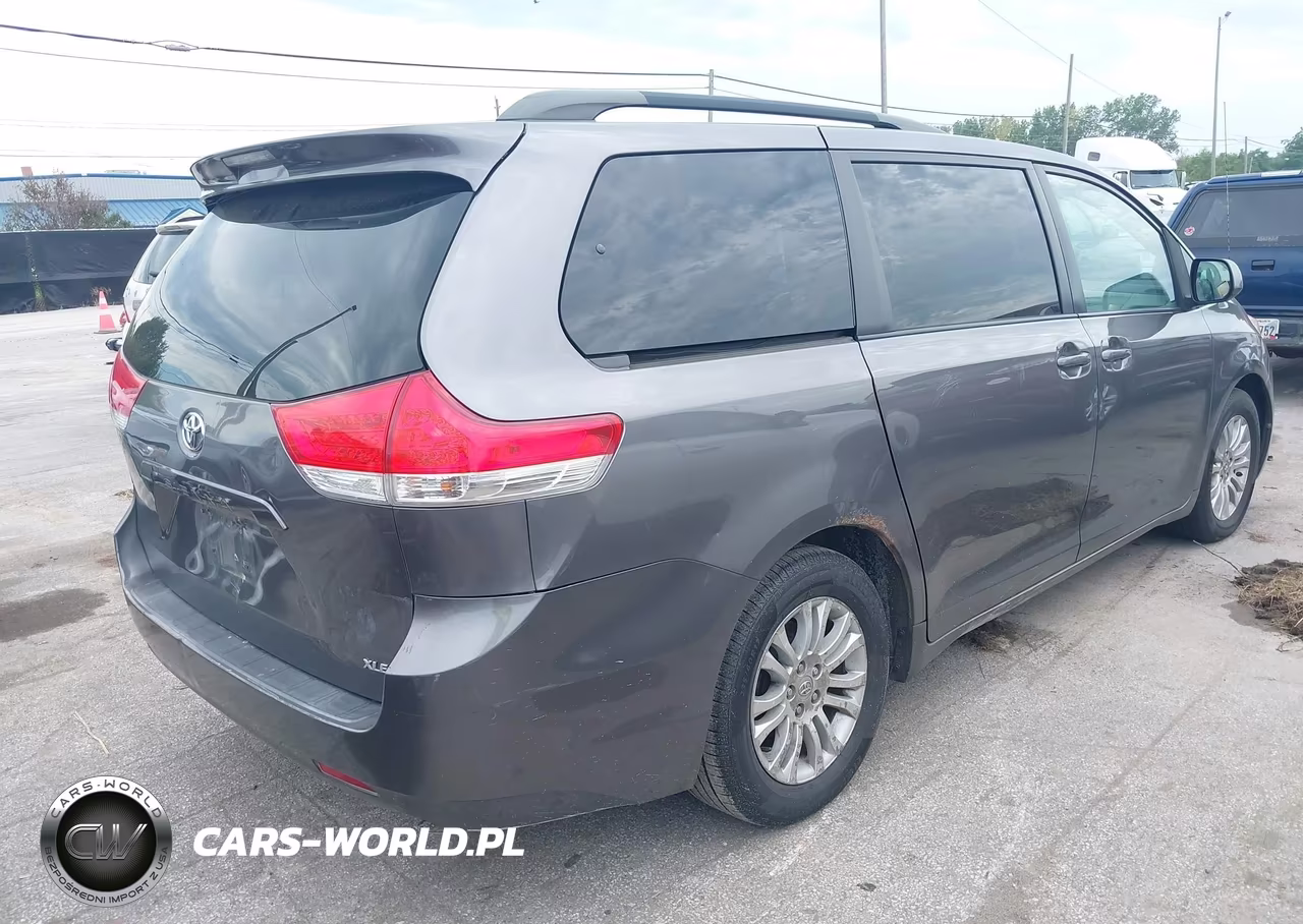 2011 Toyota Sienna Xle V6 VIN:5TDYK3DCXBS118754 - 4