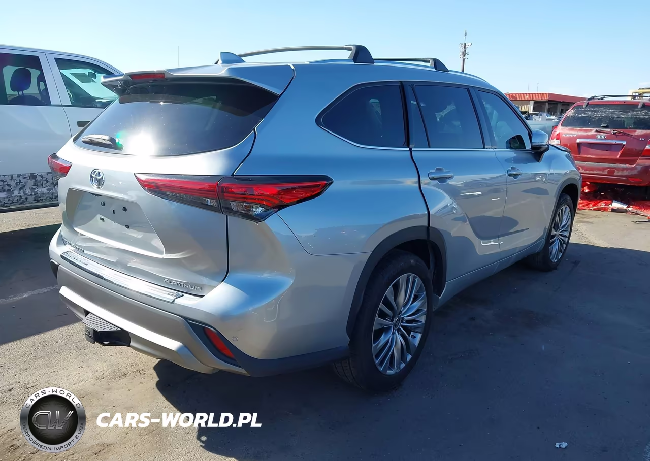 2021 Toyota Highlander Platinum VIN:5TDFZRAH1MS085118 - 4