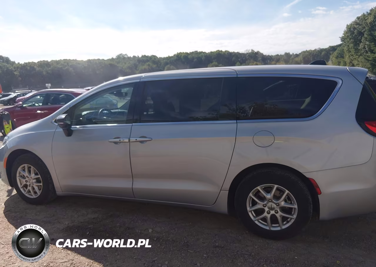 2024 Chrysler Pacifica Touring L VIN:2C4RC1BG0RR146318 - 15
