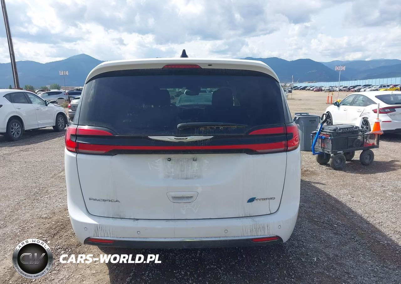 2024 Chrysler Pacifica Hybrid Select VIN:2C4RC1S7XRR156662 - 16