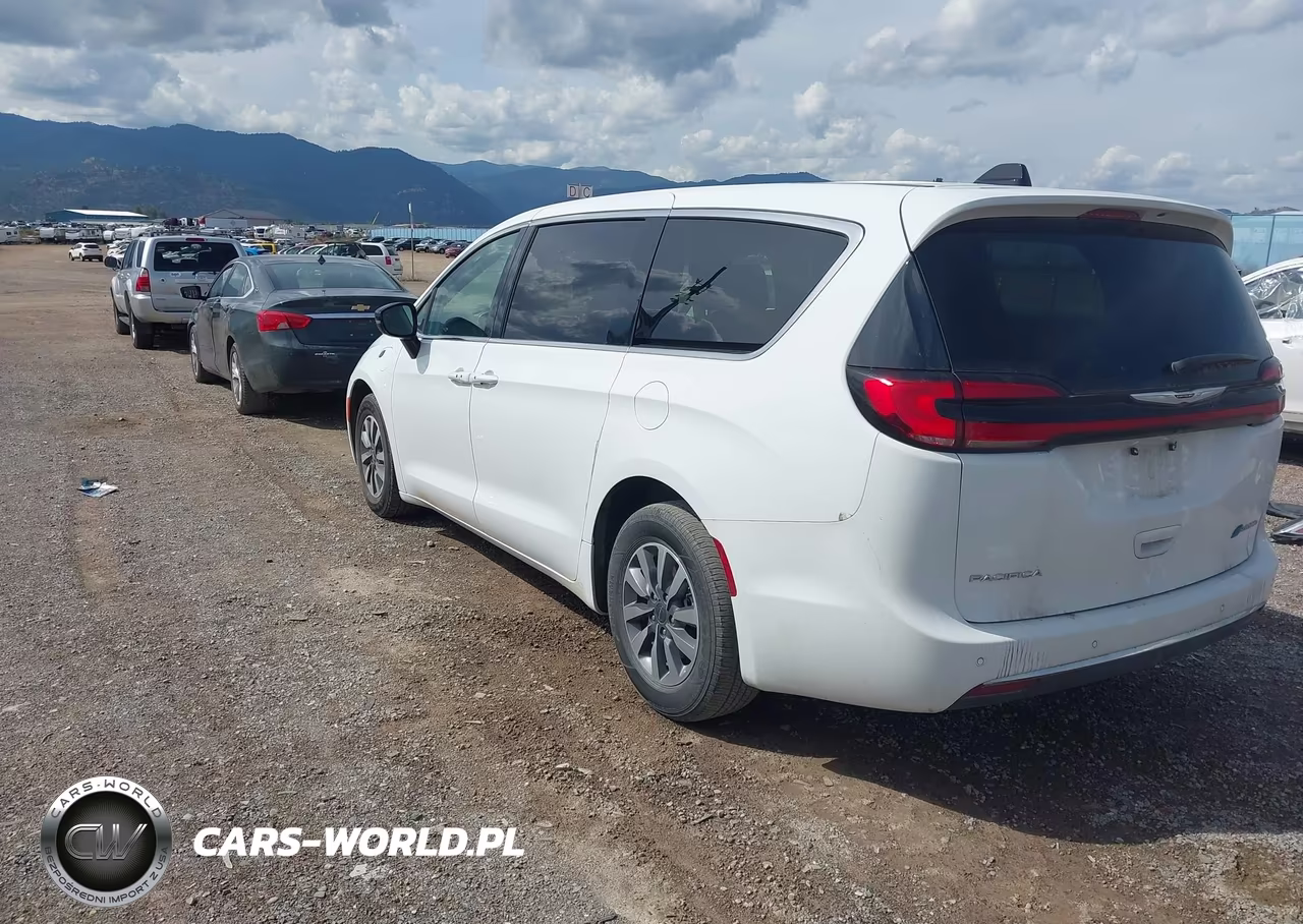 2024 Chrysler Pacifica Hybrid Select VIN:2C4RC1S7XRR156662 - 3