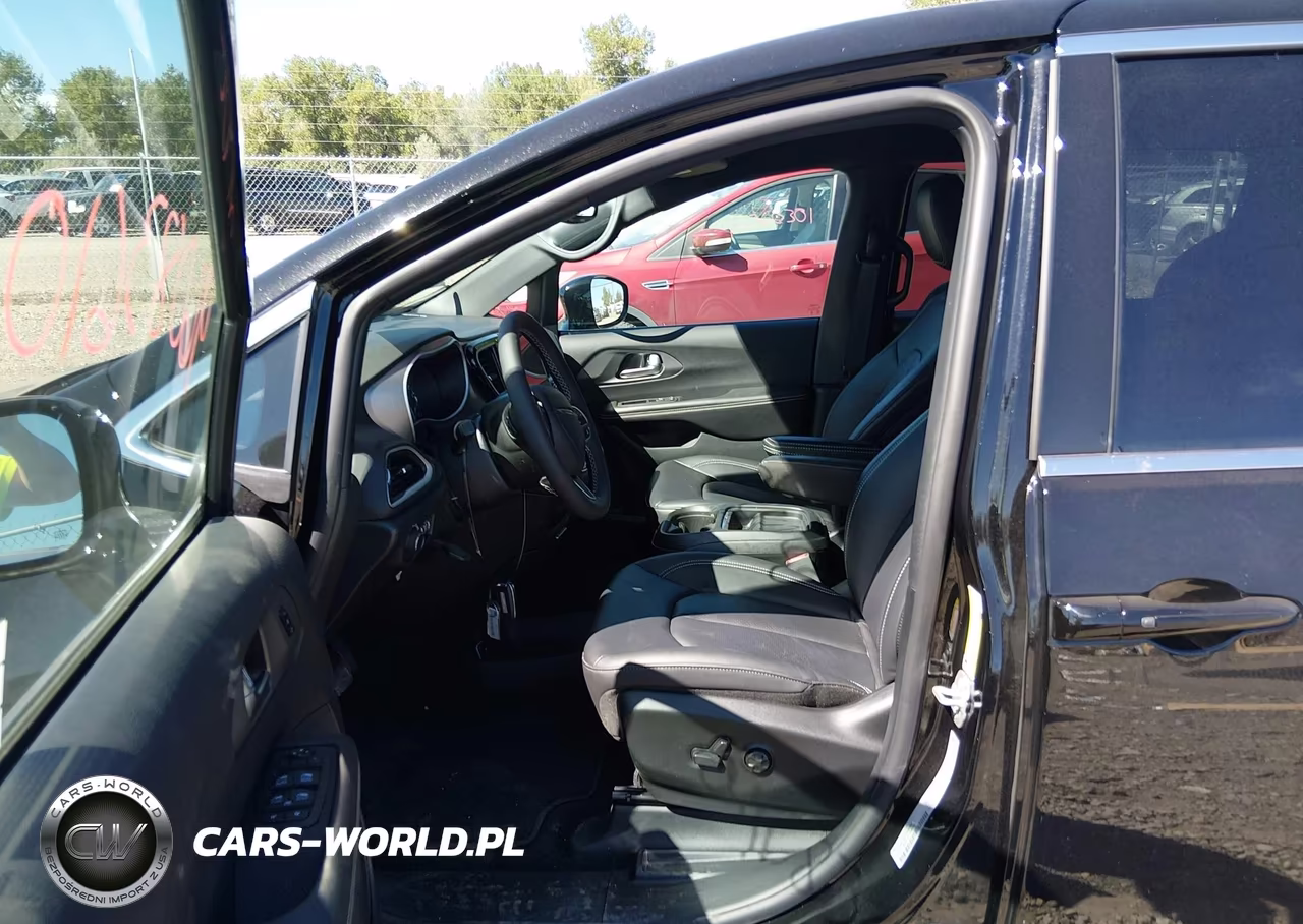 2027 Chrysler Pacifica VIN:2C4RC1BG9VR563804 - 5