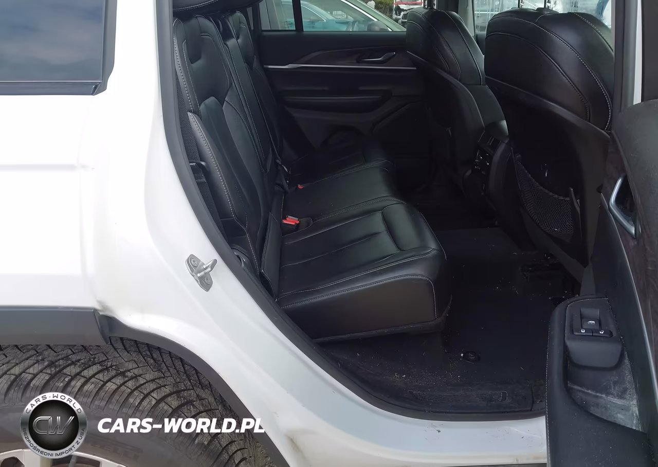2023 Jeep Grand Cherokee Limited 4X4 VIN:1C4RJHBG4PC510289 - 8