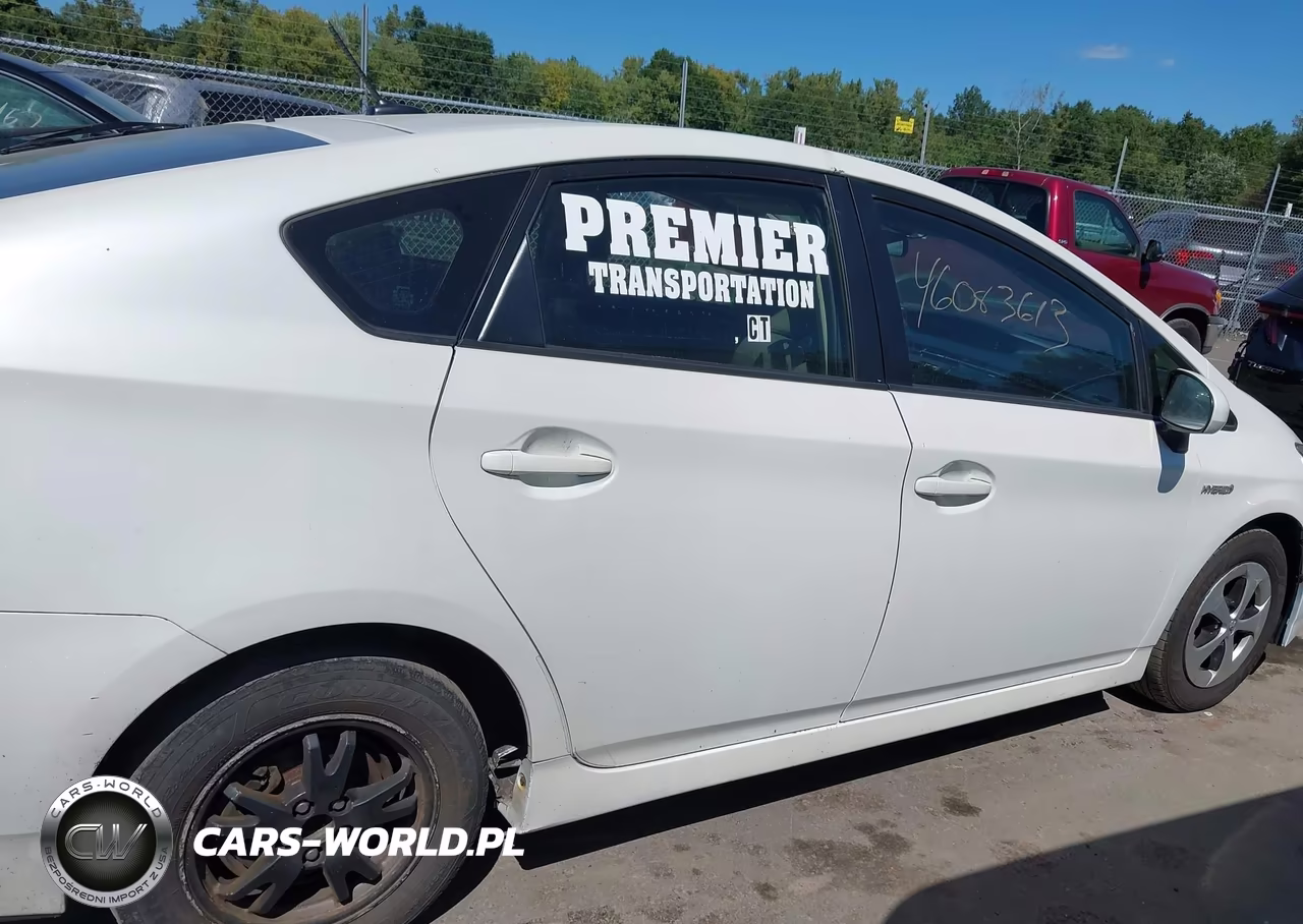 2015 Toyota Prius Three VIN:JTDKN3DU1F0446465 - 13