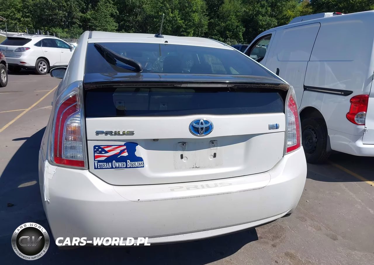 2015 Toyota Prius Three VIN:JTDKN3DU1F0446465 - 16