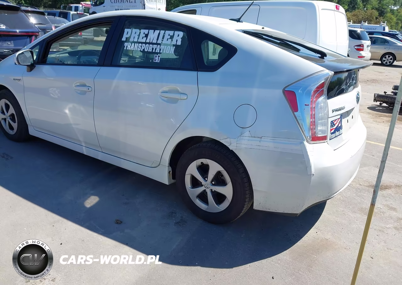 2015 Toyota Prius Three VIN:JTDKN3DU1F0446465 - 3