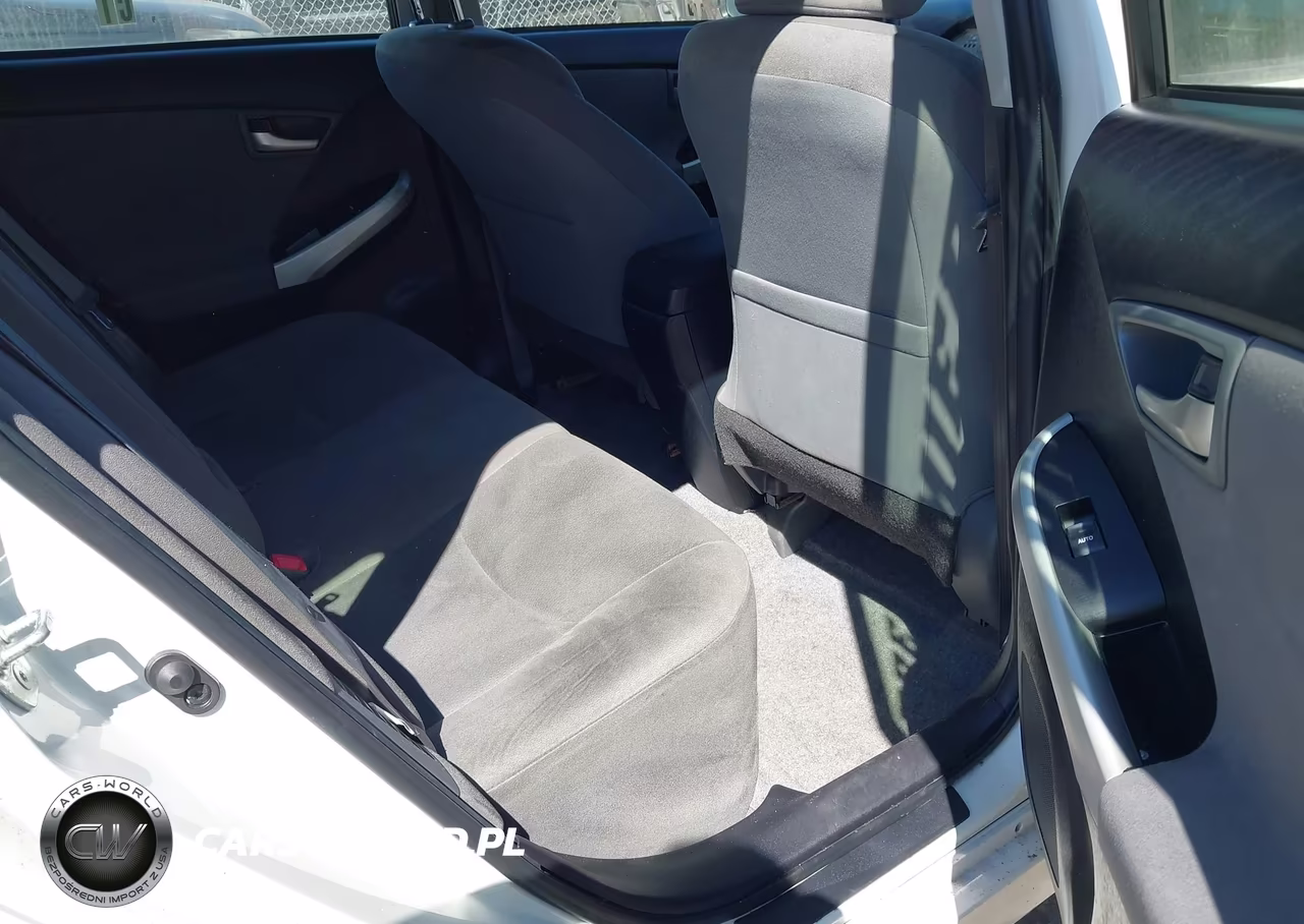 2015 Toyota Prius Three VIN:JTDKN3DU1F0446465 - 8