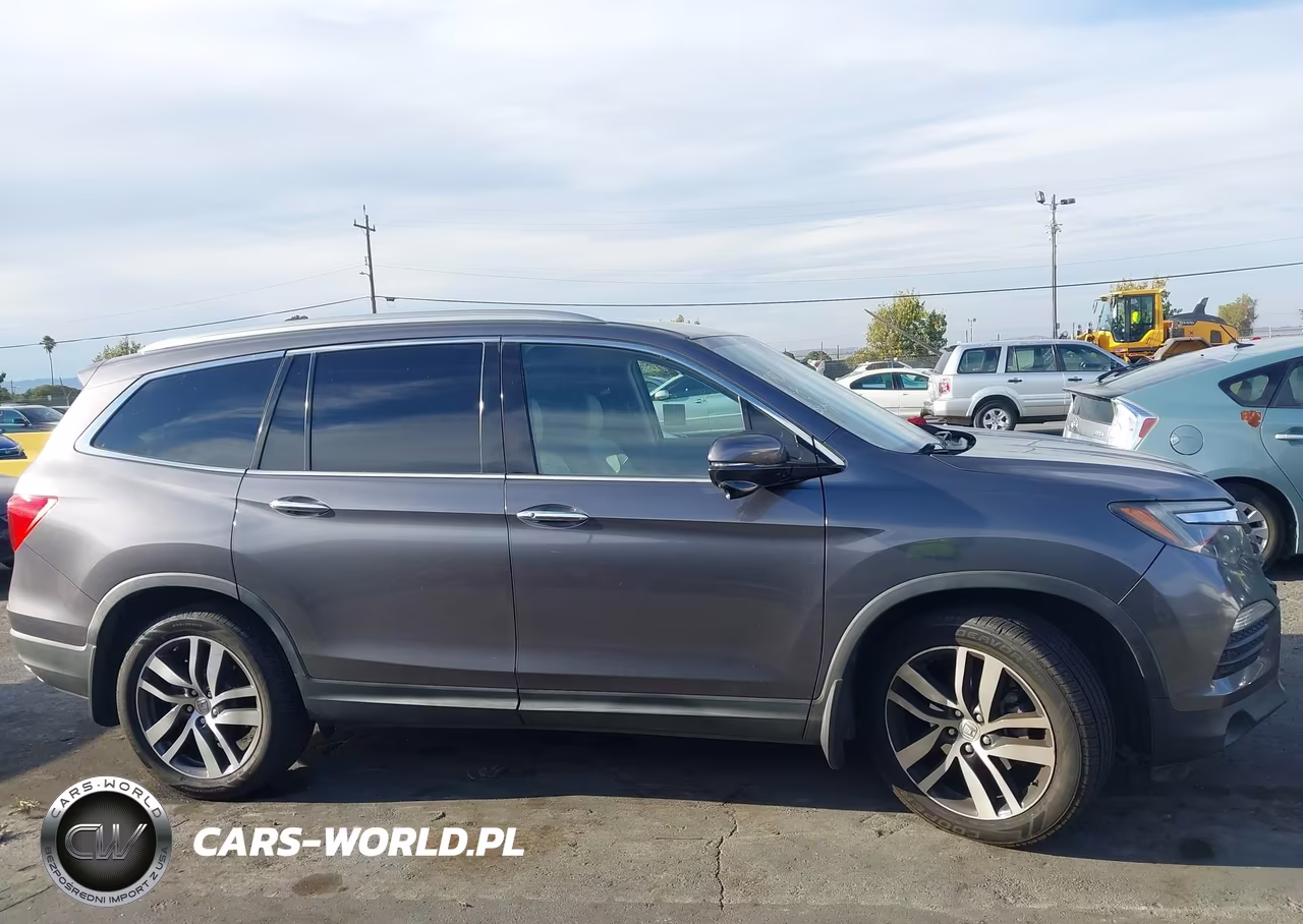 2017 Honda Pilot Touring VIN:5FNYF5H94HB007645 - 13