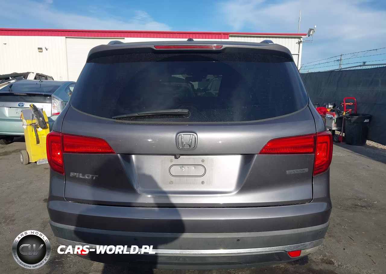 2017 Honda Pilot Touring VIN:5FNYF5H94HB007645 - 16
