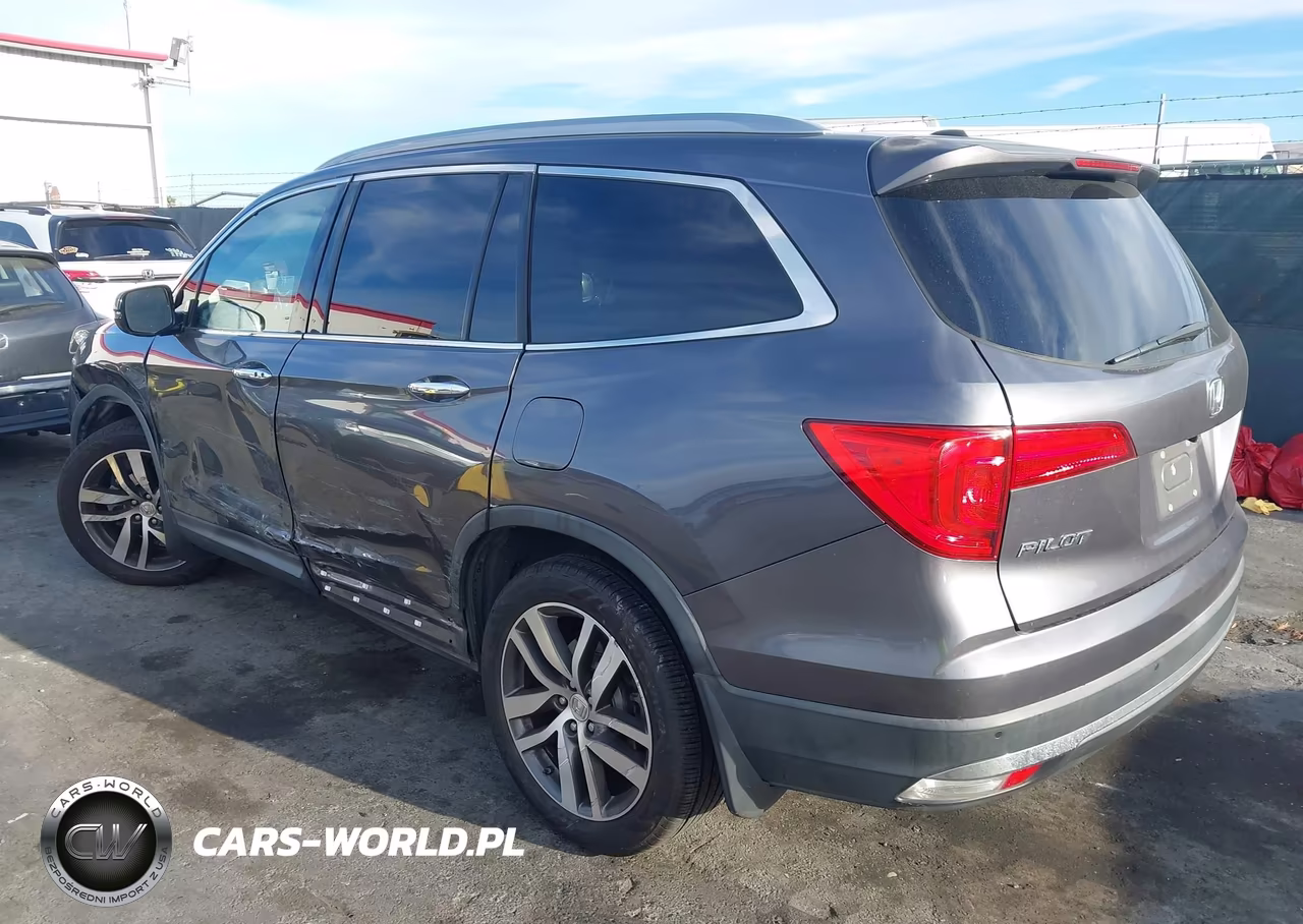 2017 Honda Pilot Touring VIN:5FNYF5H94HB007645 - 3