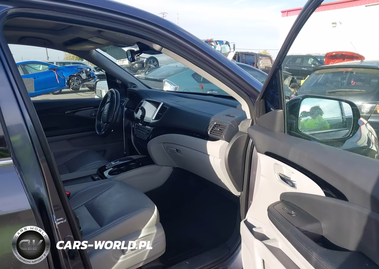 2017 Honda Pilot Touring VIN:5FNYF5H94HB007645 - 5