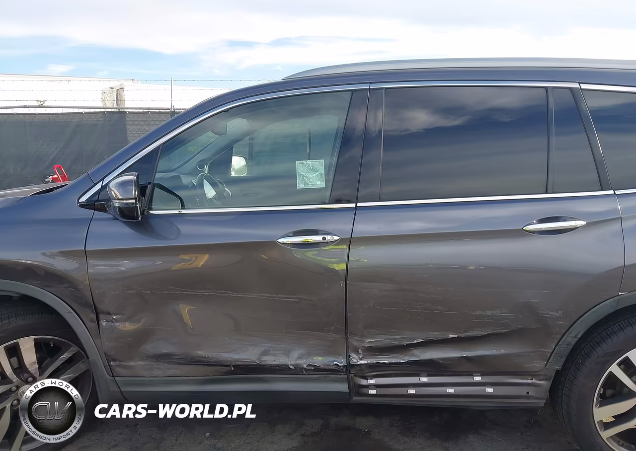 2017 Honda Pilot Touring VIN:5FNYF5H94HB007645 - 6