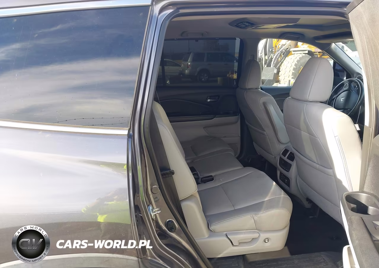 2017 Honda Pilot Touring VIN:5FNYF5H94HB007645 - 8