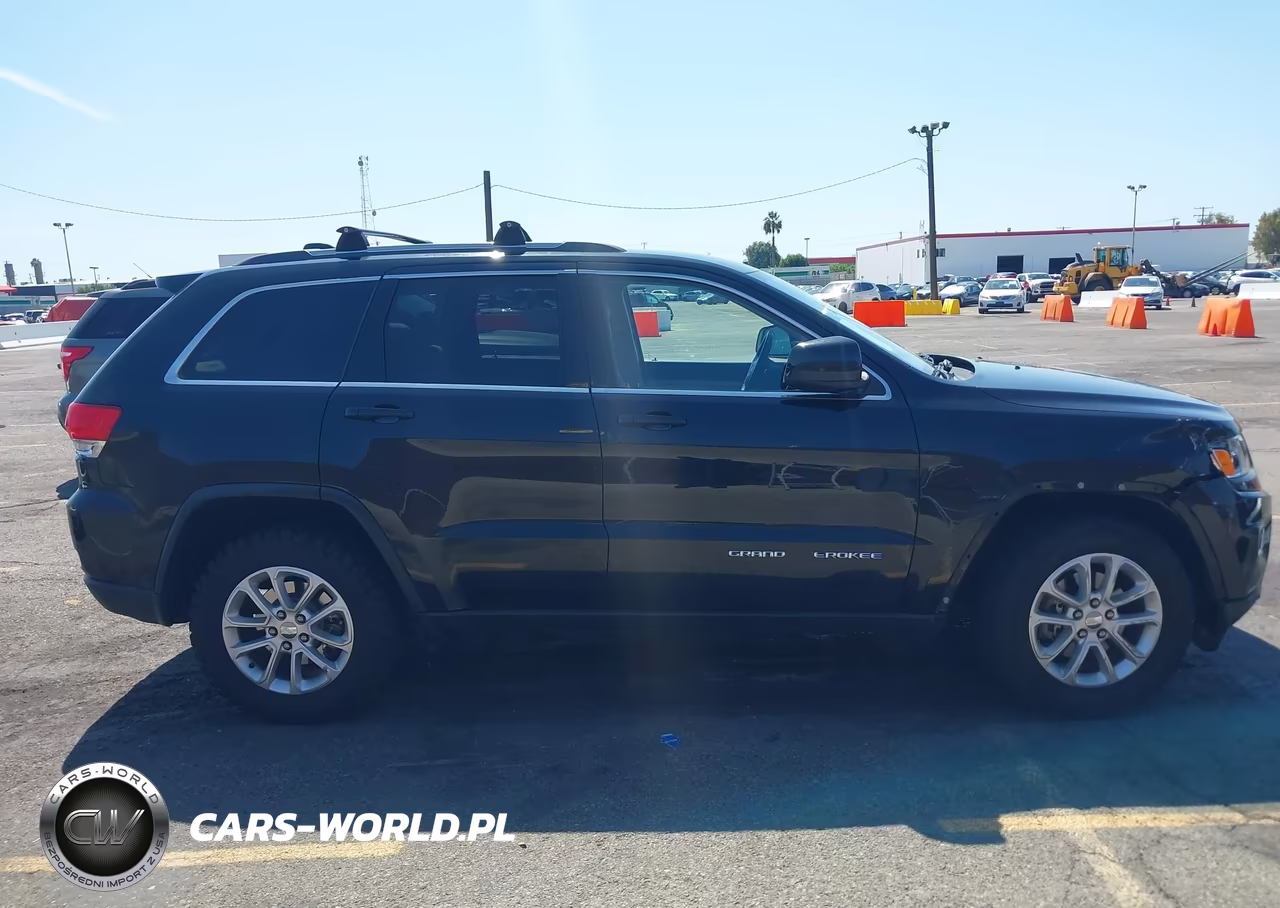 2015 Jeep Grand Cherokee Laredo VIN:1C4RJFAG8FC208105 - 13