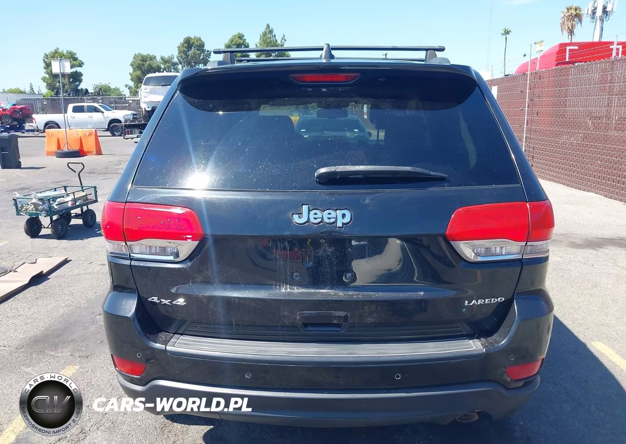 2015 Jeep Grand Cherokee Laredo VIN:1C4RJFAG8FC208105 - 16