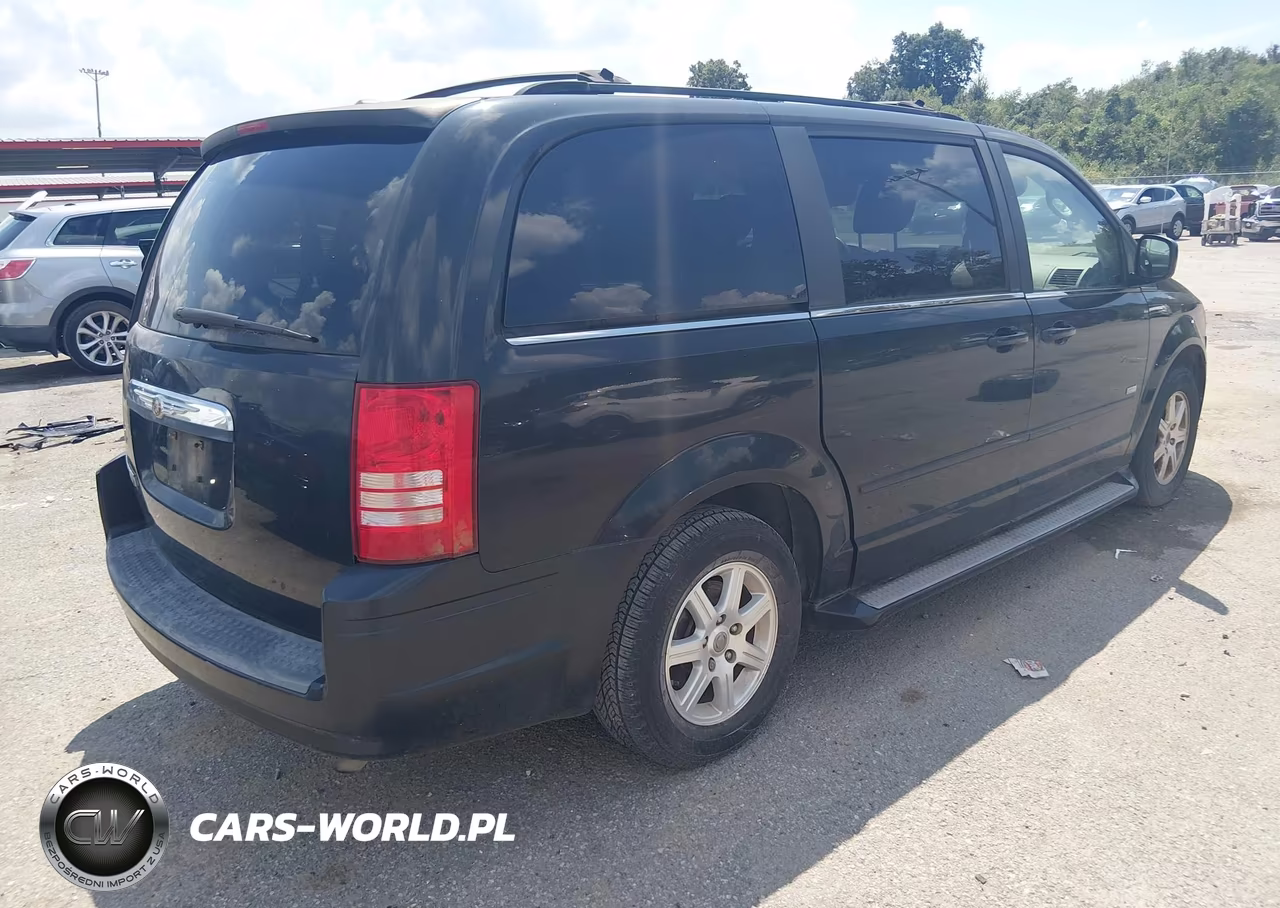 2008 Chrysler Town & Country Touring VIN:2A8HR54P18R822992 - 4