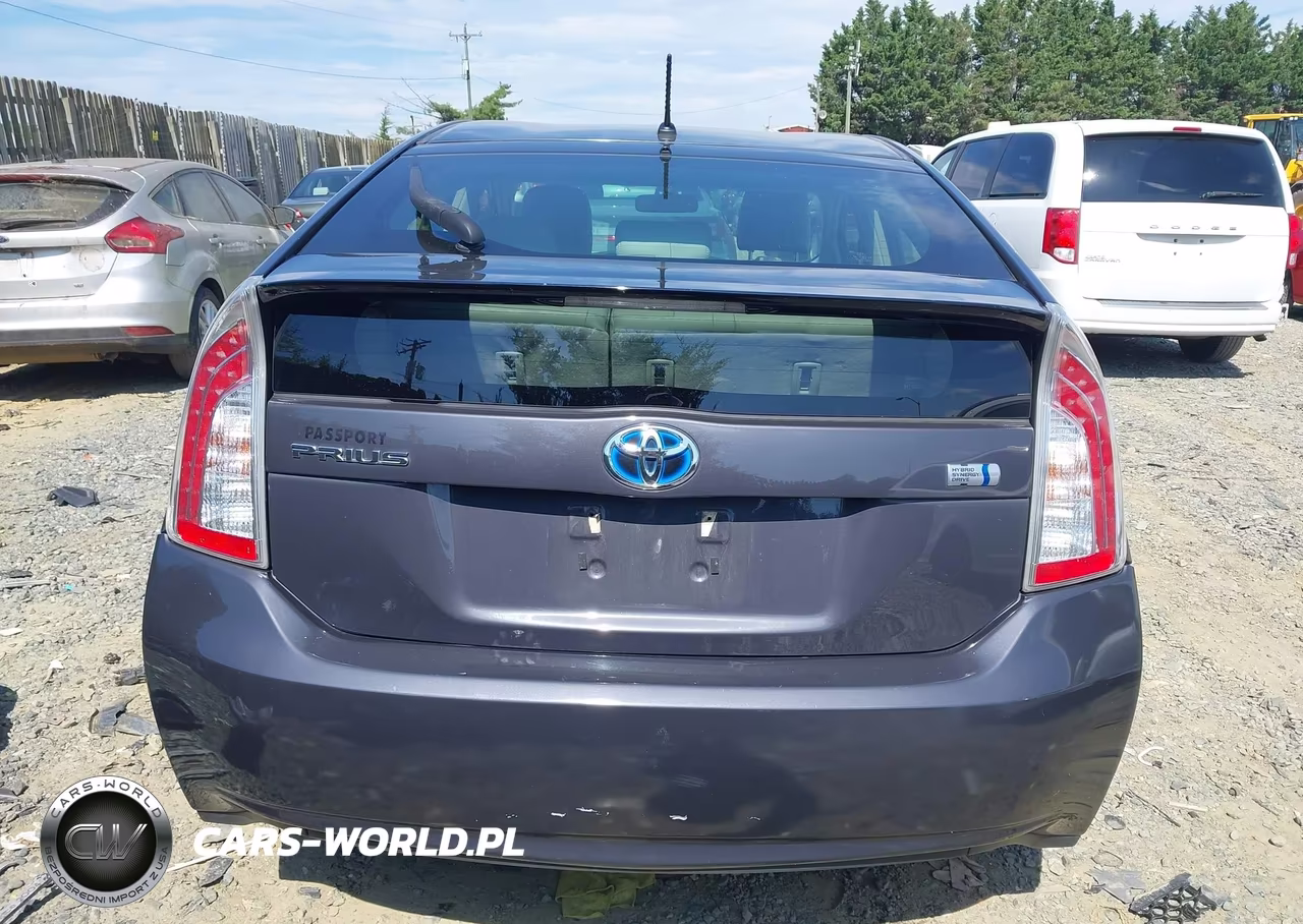 2013 Toyota Prius Two VIN:JTDKN3DU9D5665190 - 16