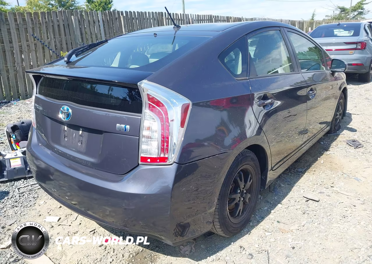 2013 Toyota Prius Two VIN:JTDKN3DU9D5665190 - 4