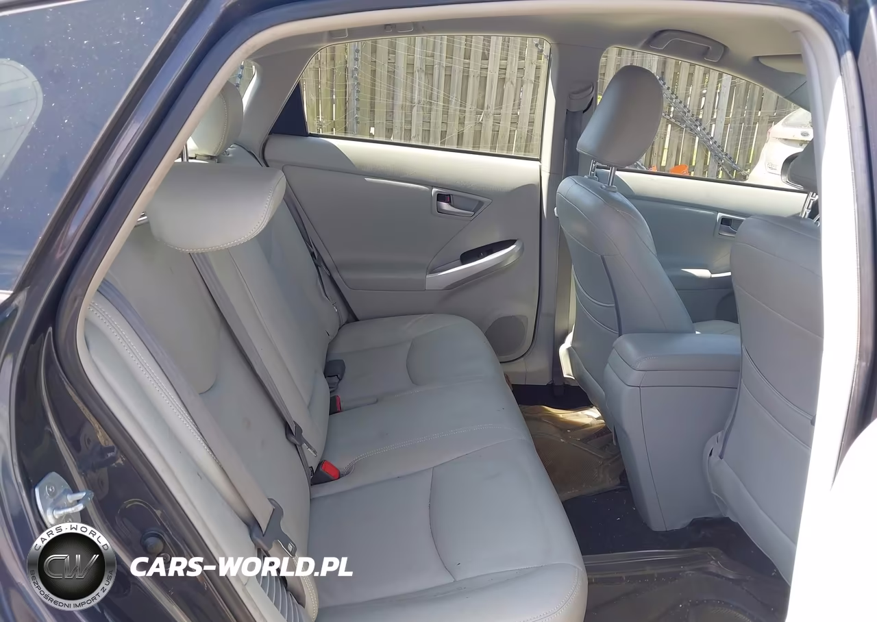 2013 Toyota Prius Two VIN:JTDKN3DU9D5665190 - 8