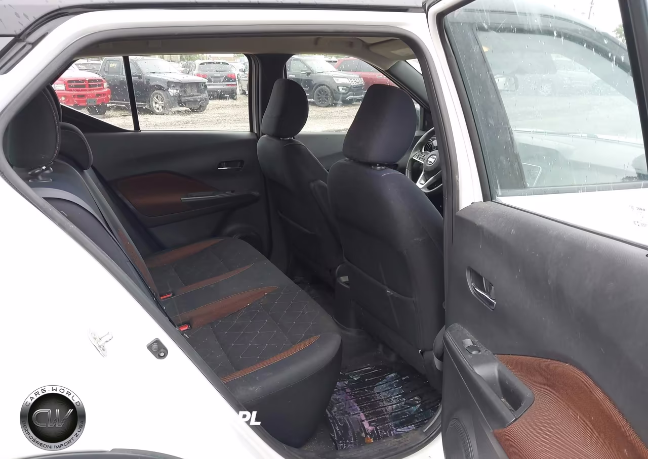 2018 Nissan Kicks Sr VIN:3N1CP5CU6JL530761 - 8