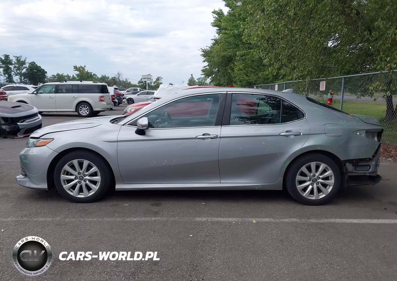 2019 Toyota Camry Le VIN:4T1B11HK4KU778925 - 14
