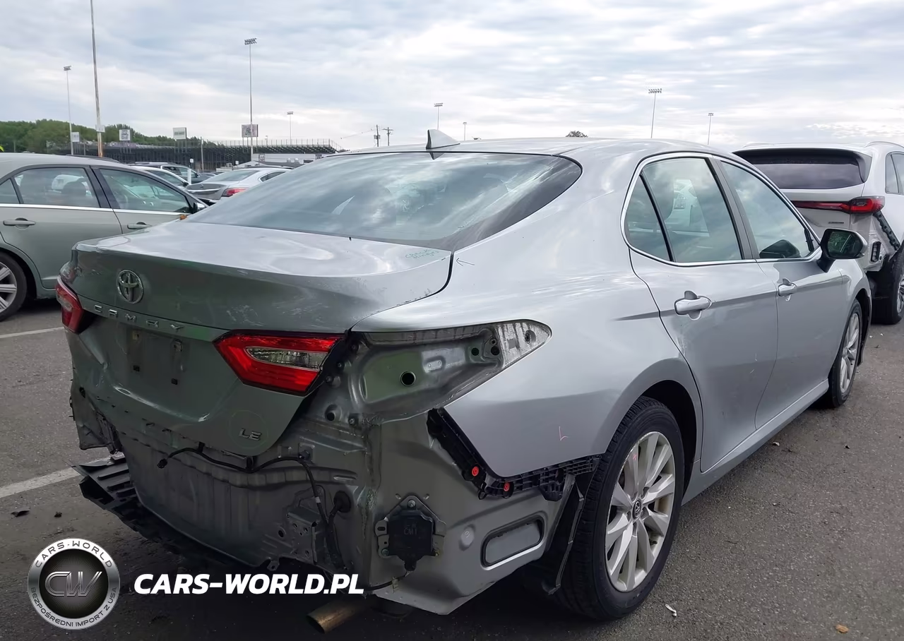 2019 Toyota Camry Le VIN:4T1B11HK4KU778925 - 4