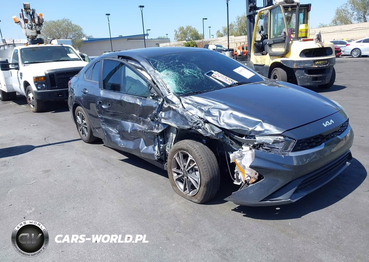 2024 Kia Forte Lxs