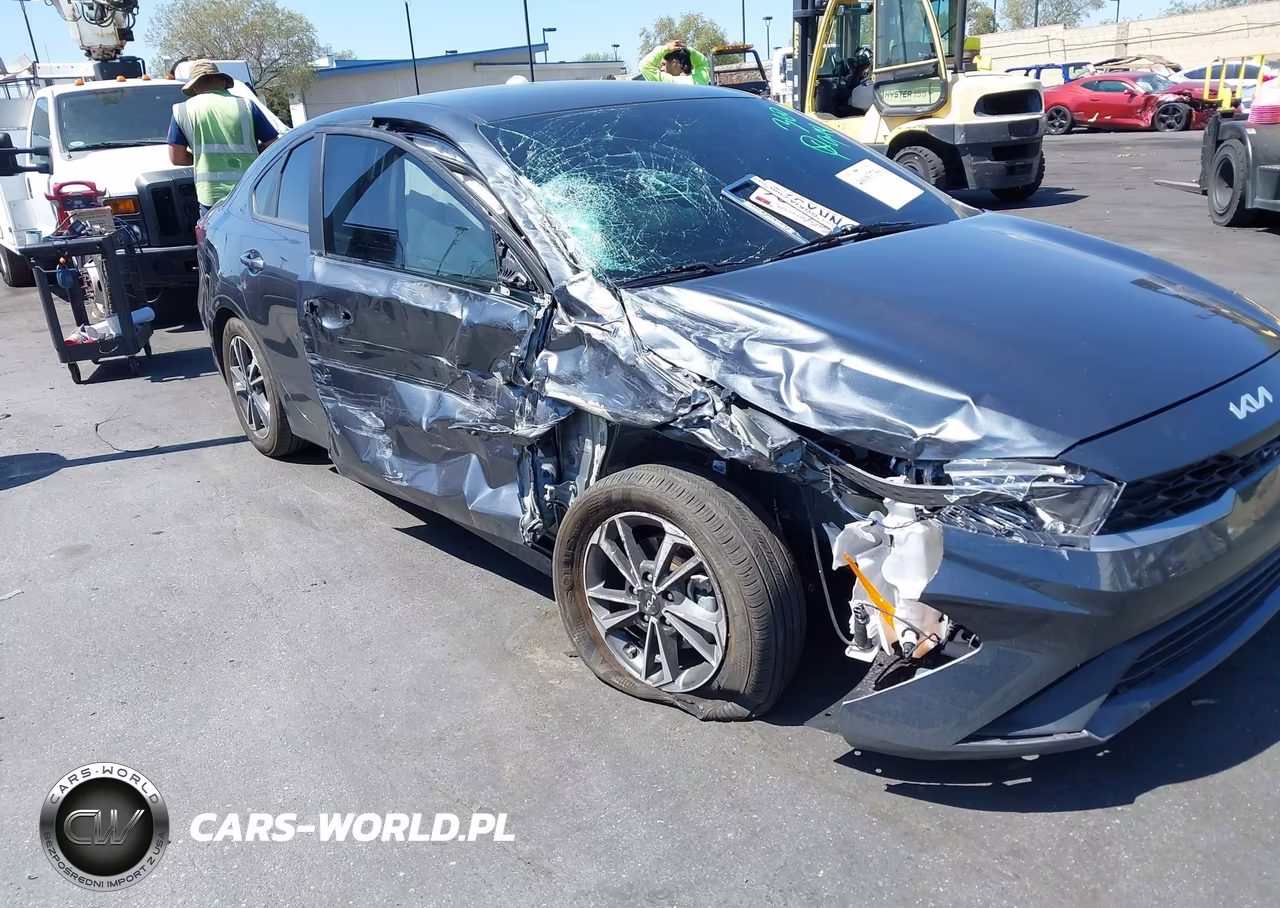2024 Kia Forte Lxs VIN:3KPF24AD3RE827539 - 6