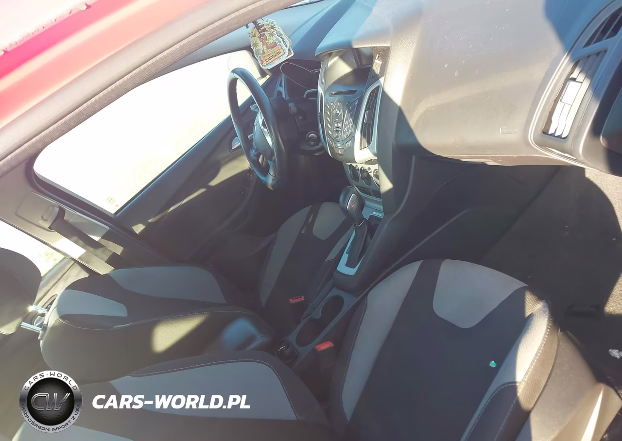2014 Ford Focus Se VIN:1FADP3F22EL361023 - 5