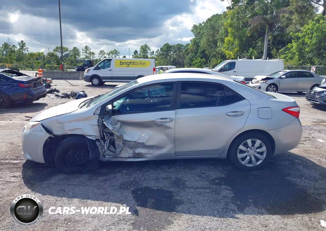 2016 Toyota Corolla Le VIN:2T1BURHE8GC552976 - 14