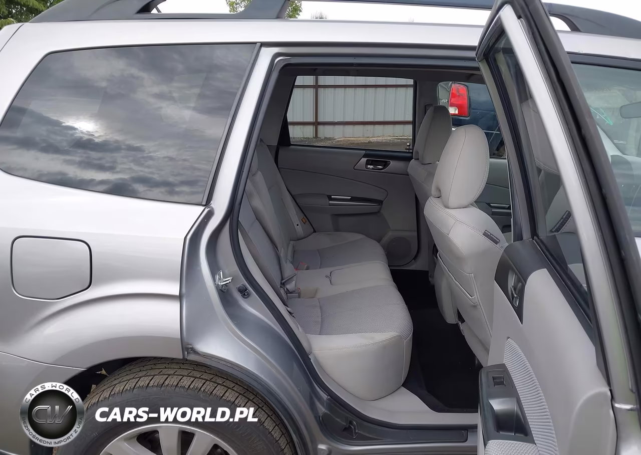 2011 Subaru Forester VIN:JF2SHADC4BH758263 - 8